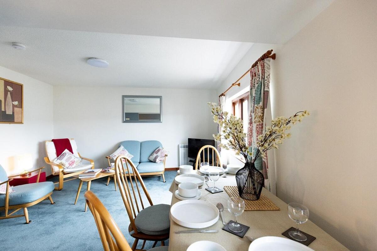 Katherines Court - Spacious Apartment With Rolling Hill Views Кендал Экстерьер фото